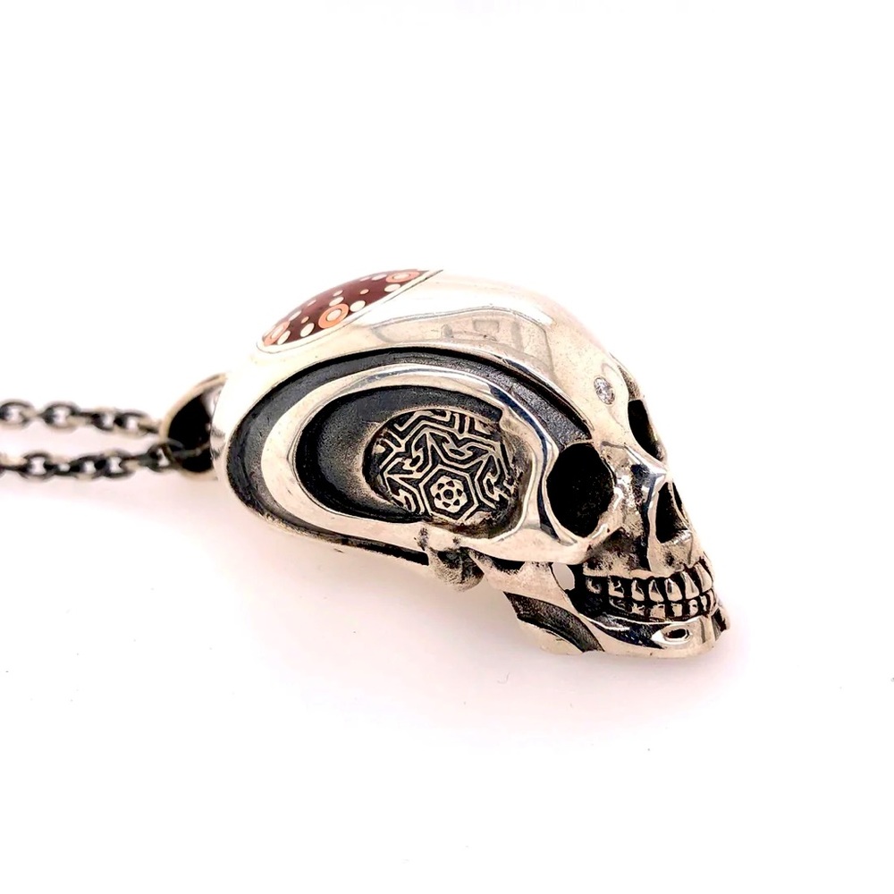 “New” sacred skull pendant in box. All original packaging. Only Displayed.